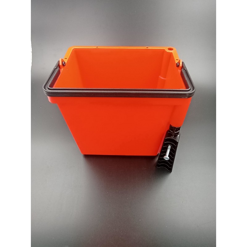 SEAU PIVOTANT NUMATIC ROUGE AVEC KIT D'ACCROCHAGE