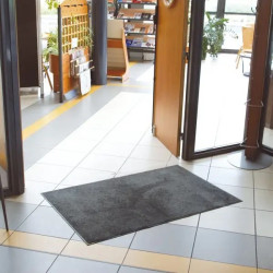 TAPIS ANTI POUSSIERE CONFOR GRIS POLYAMIDE SUR CAOUTCHOUC NITRILE A PICOTS EPAISSEUR 10MM