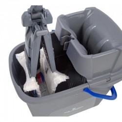 EASY WASH KIT SEAU DE LAVAGE : UN SEAU ESSOREUR+ UN MANCHE+UN SUPPORT FRANGE+UNE FRANGE (0700SE3815UB)